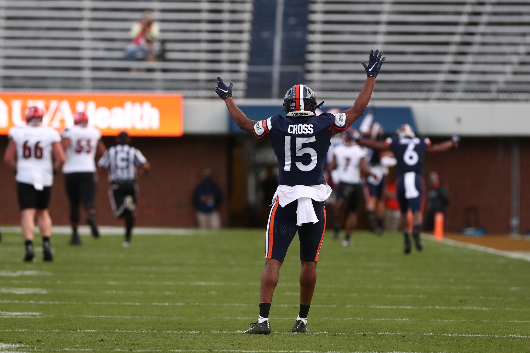 111420-cdp-sports-uvafootball357.JPG